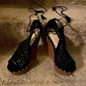 Hottest, Sexiest Shoes made for Legs